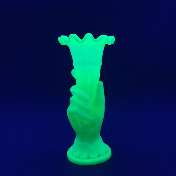 Hyazinthenvase / Handvase, Uranglas hellgrün. Frankreich, 19.Jh.