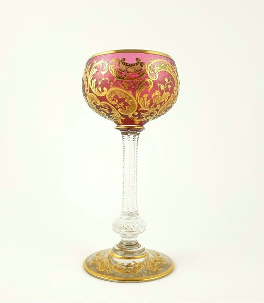 Jugendstil - Weinglas mit Rocaillen. St. Louis, um 1900.