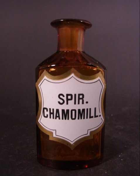Apothekenflasche SPIR. CHAMOMILL., um 1900.