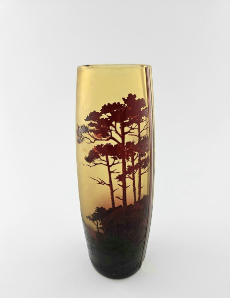Jugendstil - Vase mit Berg-, und Waldlandschaft, sign. Harrach, um 1900.