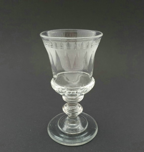 Empire - Weinglas mit Lambrequin Muster, um 1800.