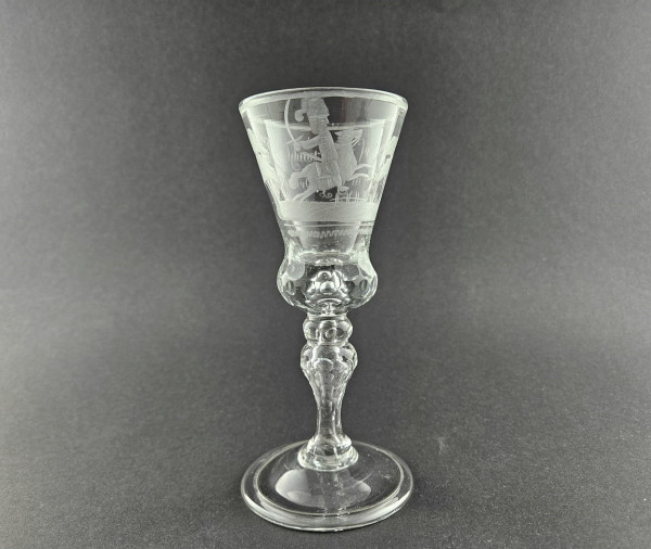 Barock - Pokalglas / Weinglas mit Reiter und Säbel. Inschrift "Wer es nicht .....". Sachsen, 18.Jh.