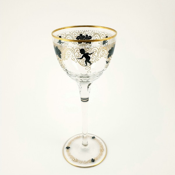 Jugendstil - Weinglas mit Putten und Weinlaub. Josephinenhütte, um 1920.