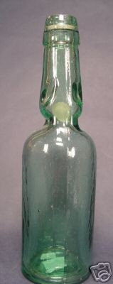 f065 / Klicker-, Mineralwasserflasche. England.