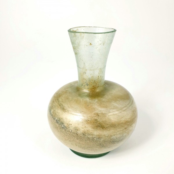 Glasvase, grünliches Glas, um 1900.