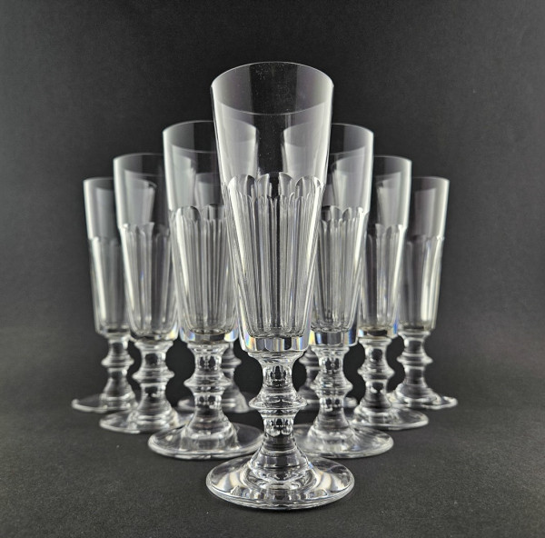 9 Sektgläser / Sektglas, signiert St. Louis. Frankreich, um 1900.